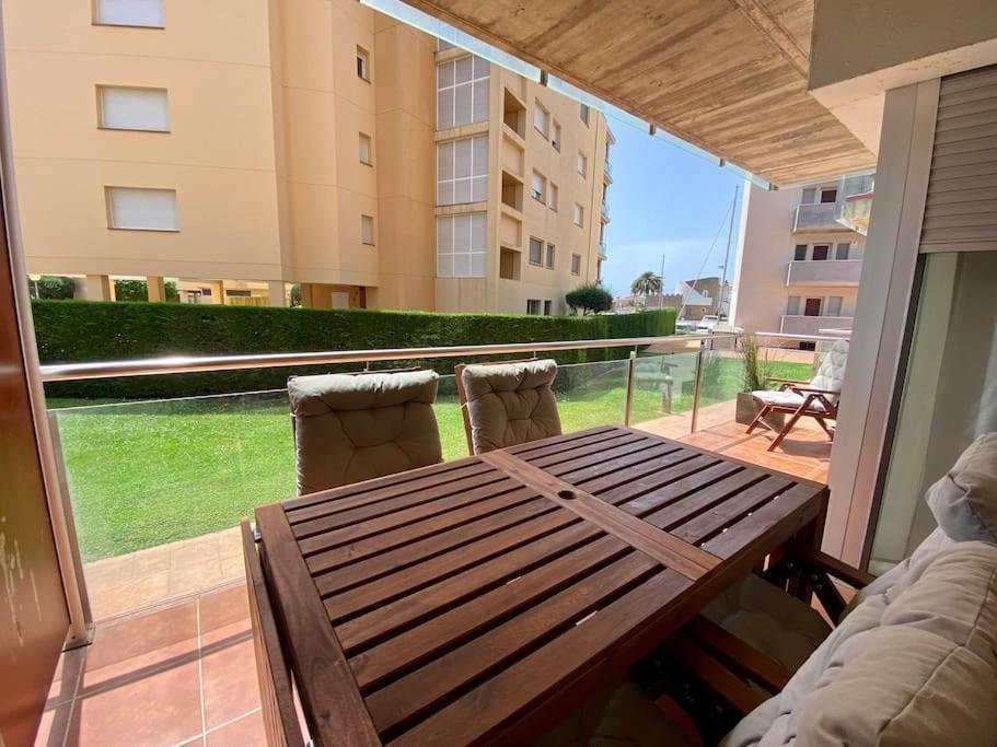 Piso De 2 Habitaciones, 3 Piscinas Y Cerca Del Mar ロザス エクステリア 写真