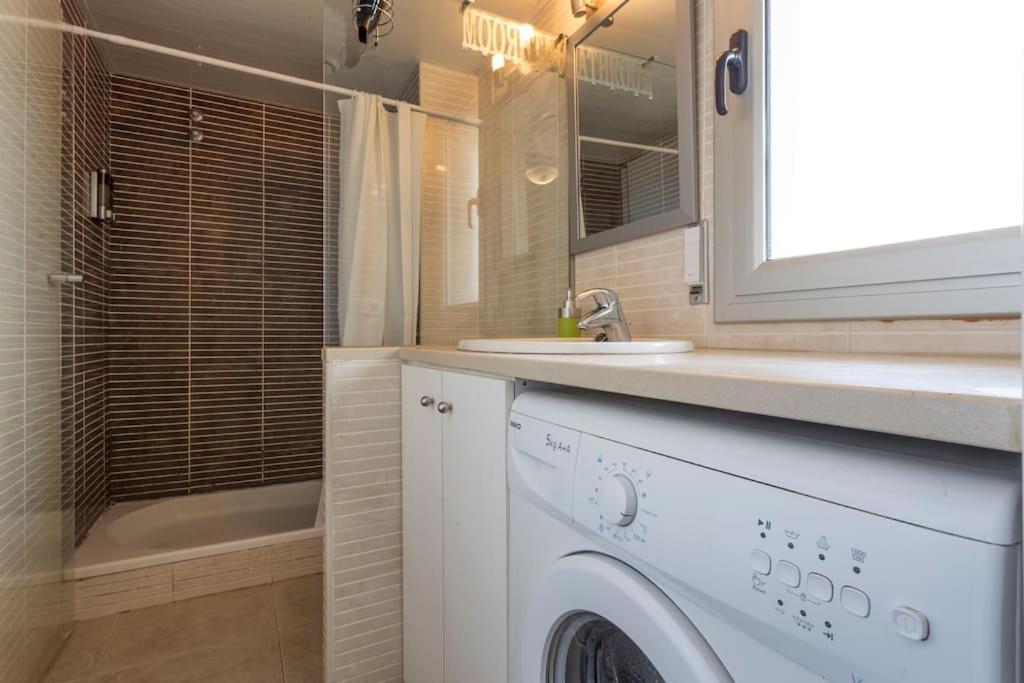 Piso De 2 Habitaciones, 3 Piscinas Y Cerca Del Mar ロザス エクステリア 写真