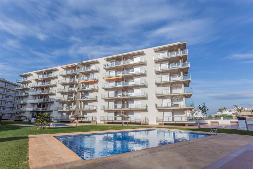Piso De 2 Habitaciones, 3 Piscinas Y Cerca Del Mar ロザス エクステリア 写真