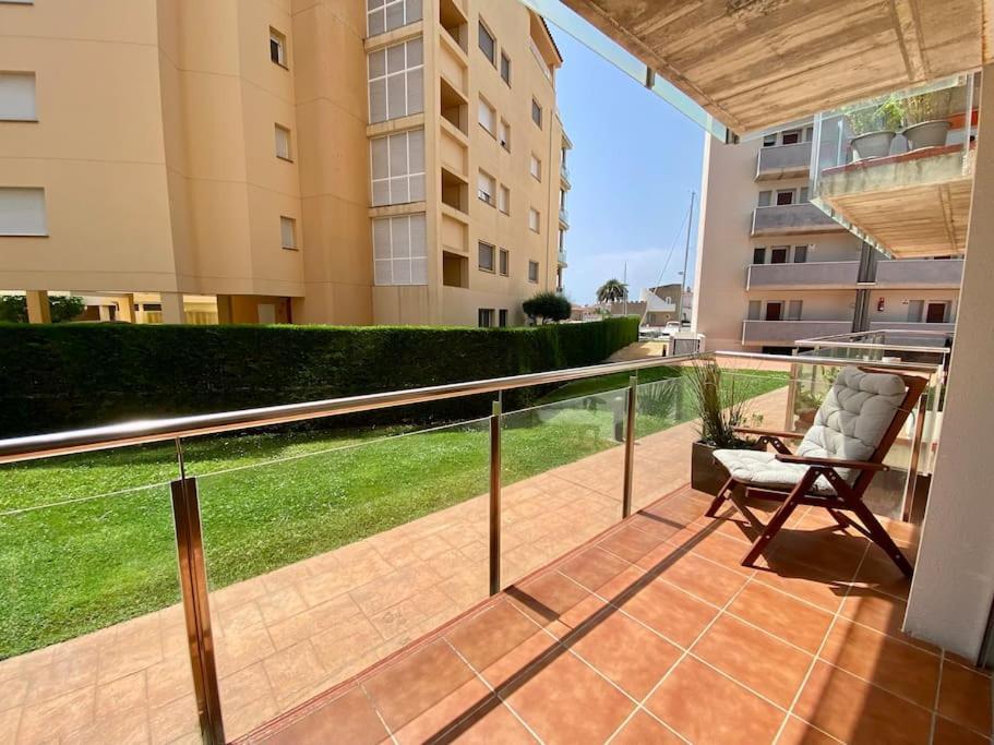 Piso De 2 Habitaciones, 3 Piscinas Y Cerca Del Mar ロザス エクステリア 写真